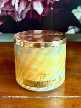 NEW VANILLA CLOUD 3-Wick Glowing Luminary Candle Bath & Body Works